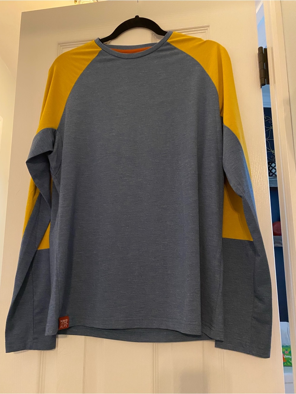 “Born in the Alps” 1803 Men's Long-Sleeve Slate Blue Raglan Shirt Size 50 Europe